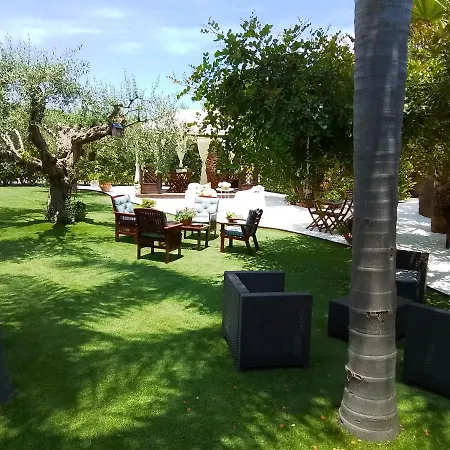 Estremo Sud Bed & Breakfast *